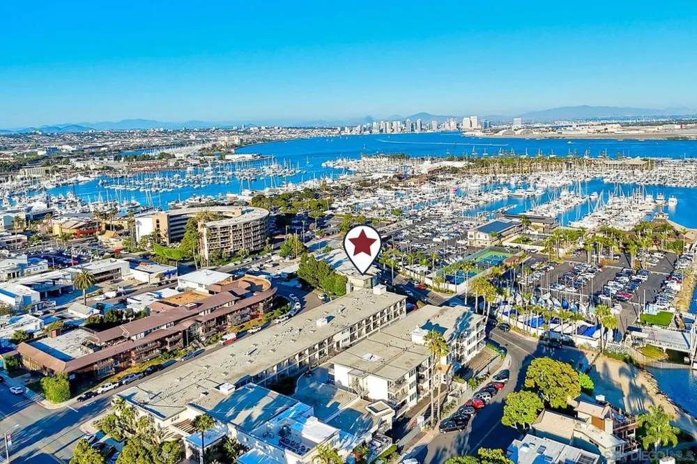 1052 Anchorage Ln San Diego, CA 92106