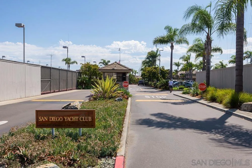 1052 Anchorage Ln San Diego, CA 92106