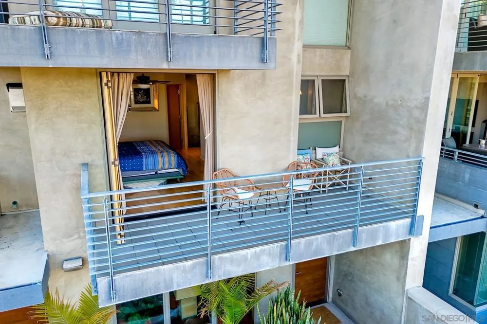 1052 Anchorage Ln San Diego, CA 92106