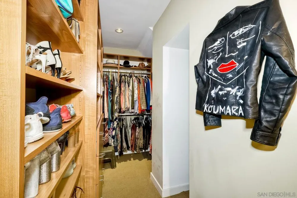 1052 Anchorage Ln San Diego, CA 92106