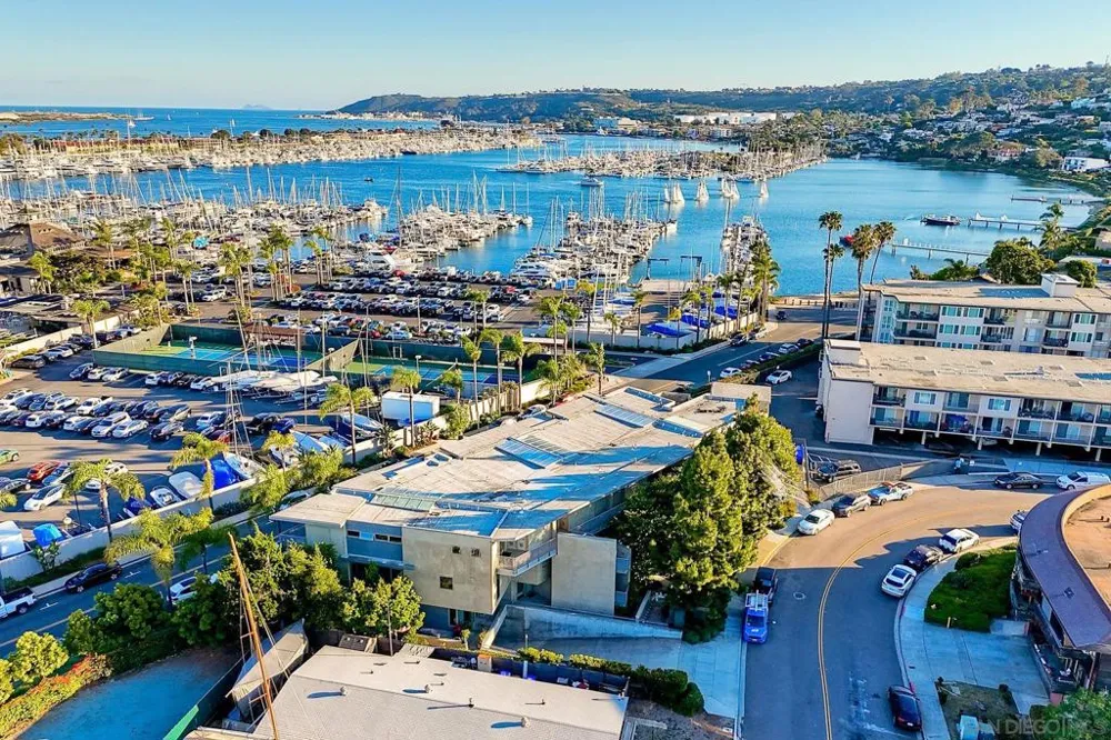 1052 Anchorage Ln San Diego, CA 92106