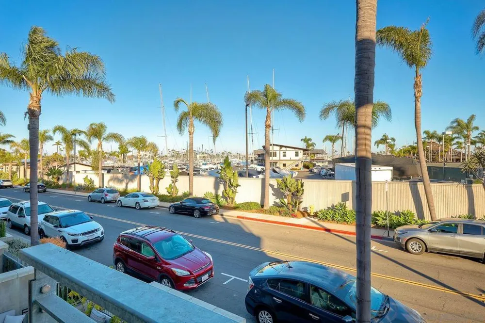 1052 Anchorage Ln San Diego, CA 92106