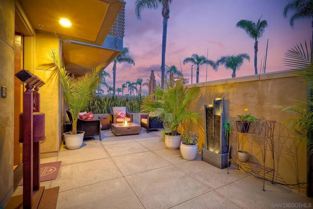 1052 Anchorage Ln San Diego, CA 92106