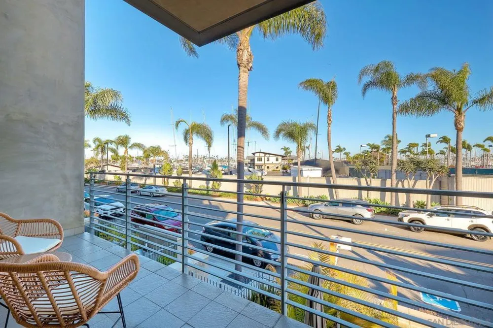 1052 Anchorage Ln San Diego, CA 92106