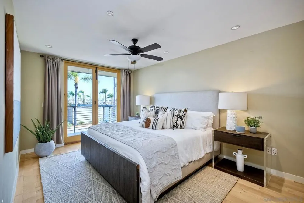 1052 Anchorage Ln San Diego, CA 92106