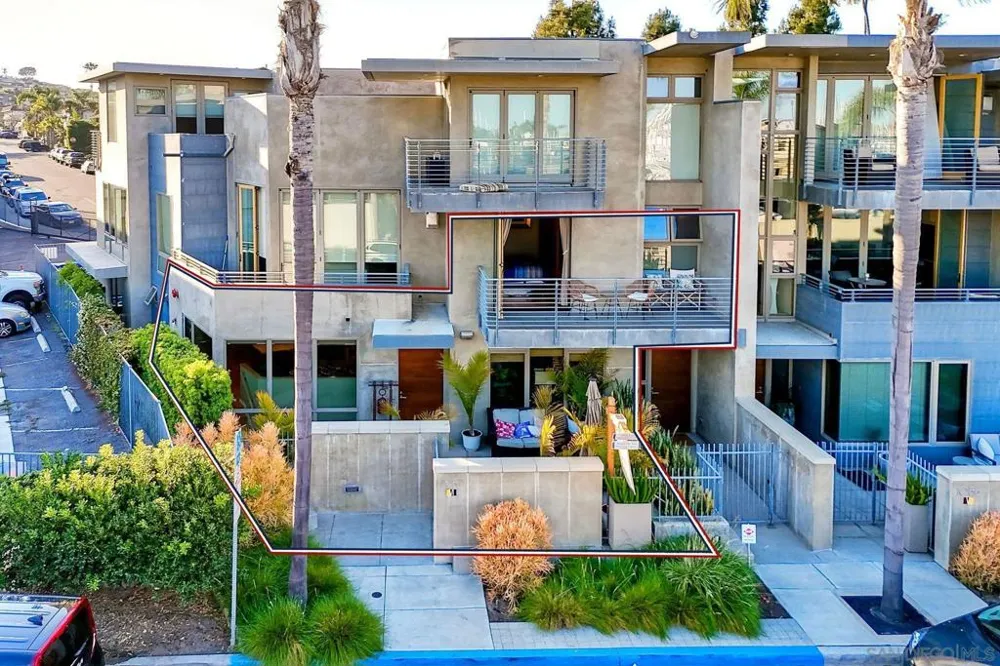 1052 Anchorage Ln San Diego, CA 92106