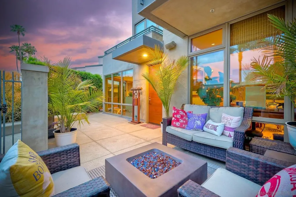 1052 Anchorage Ln San Diego, CA 92106