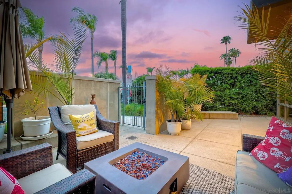 1052 Anchorage Ln San Diego, CA 92106