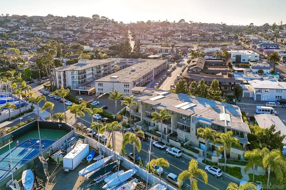1052 Anchorage Ln San Diego, CA 92106