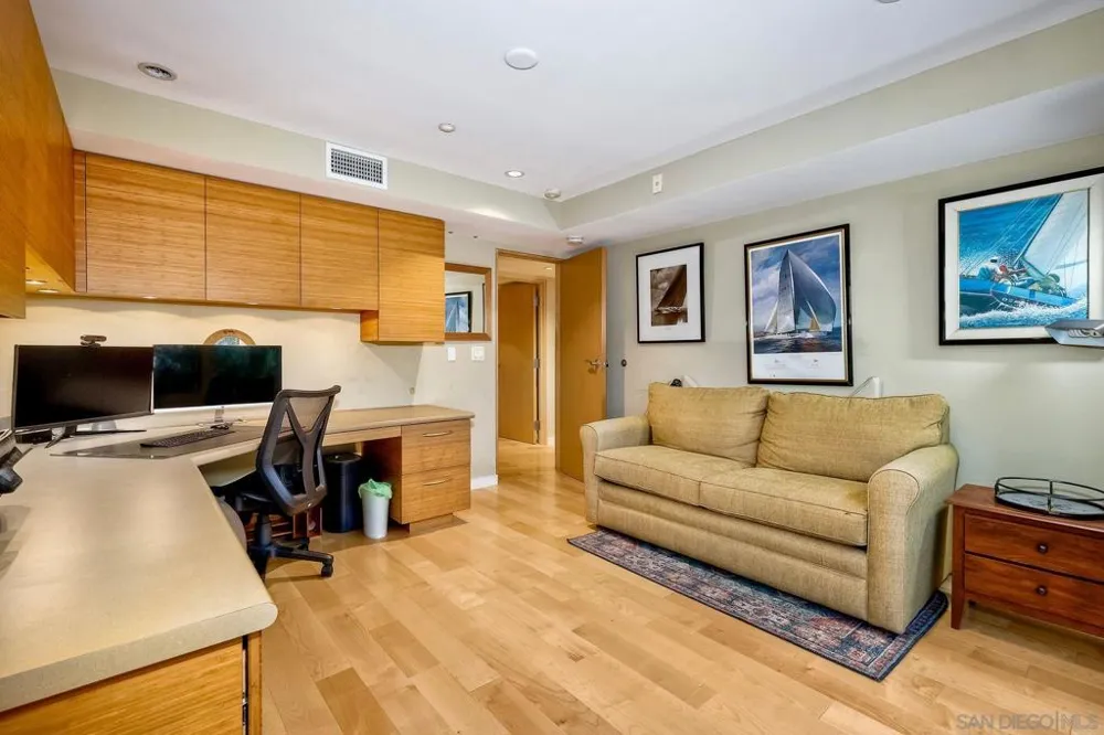 1052 Anchorage Ln San Diego, CA 92106