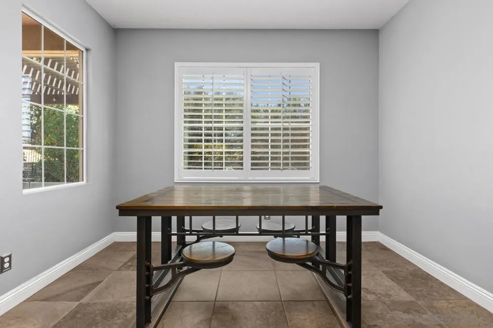 1018 Bellingham Dr Oceanside, CA 92057