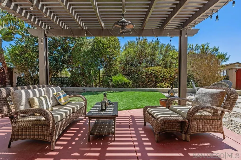 1018 Bellingham Dr Oceanside, CA 92057