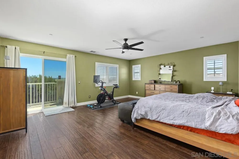 1018 Bellingham Dr Oceanside, CA 92057