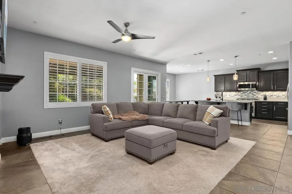 1018 Bellingham Dr Oceanside, CA 92057