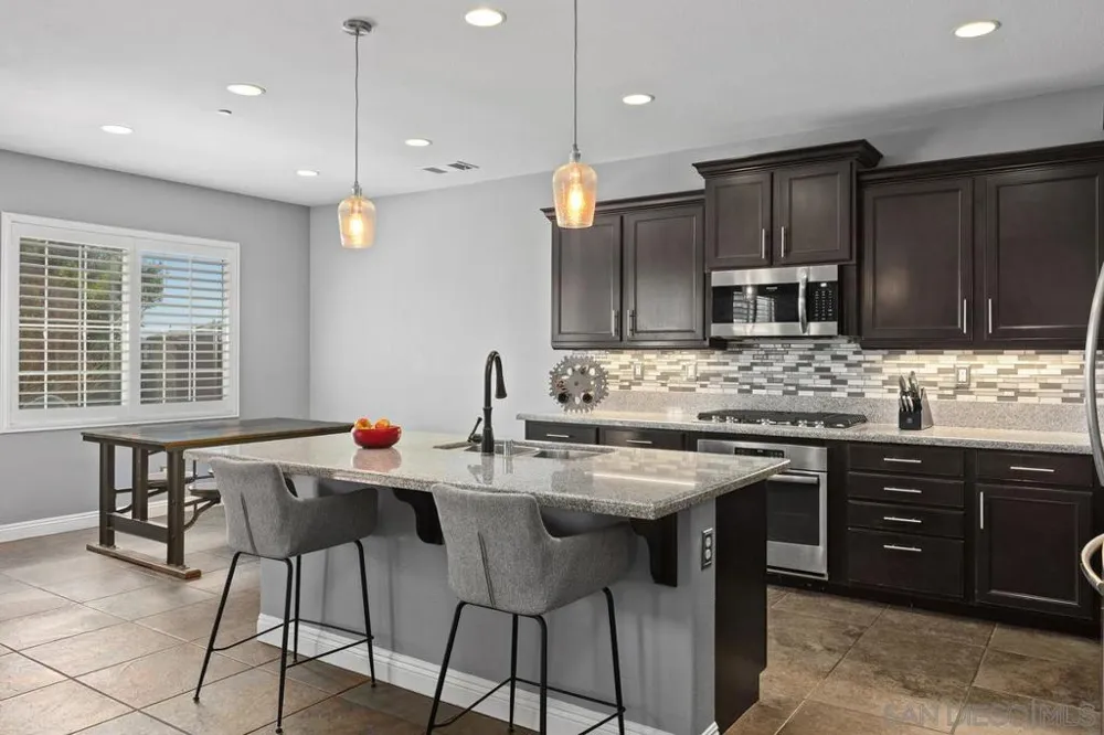 1018 Bellingham Dr Oceanside, CA 92057