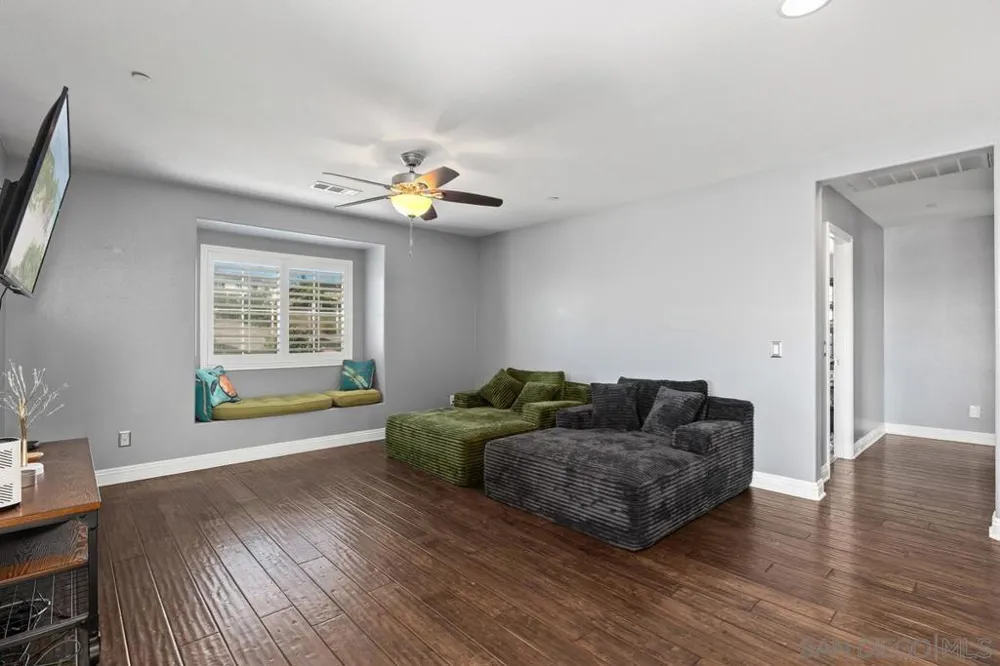 1018 Bellingham Dr Oceanside, CA 92057