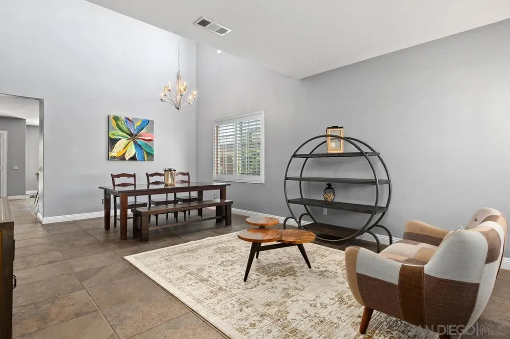 1018 Bellingham Dr Oceanside, CA 92057