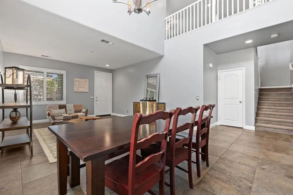1018 Bellingham Dr Oceanside, CA 92057