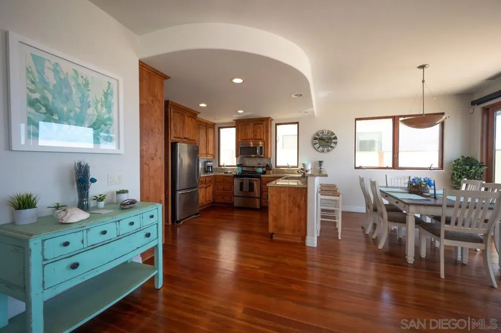 5556 Calumet Avenue La Jolla, CA 92037