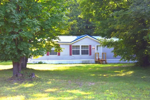 7516 Covert Road NE