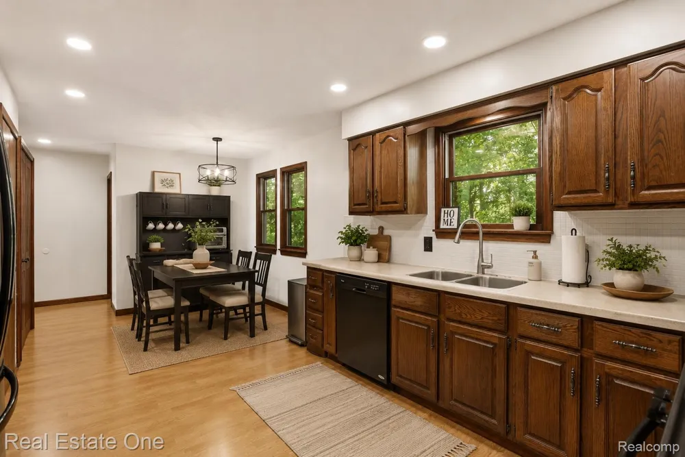6218 Sturgeon Creek Parkway Midland City, MI 48640