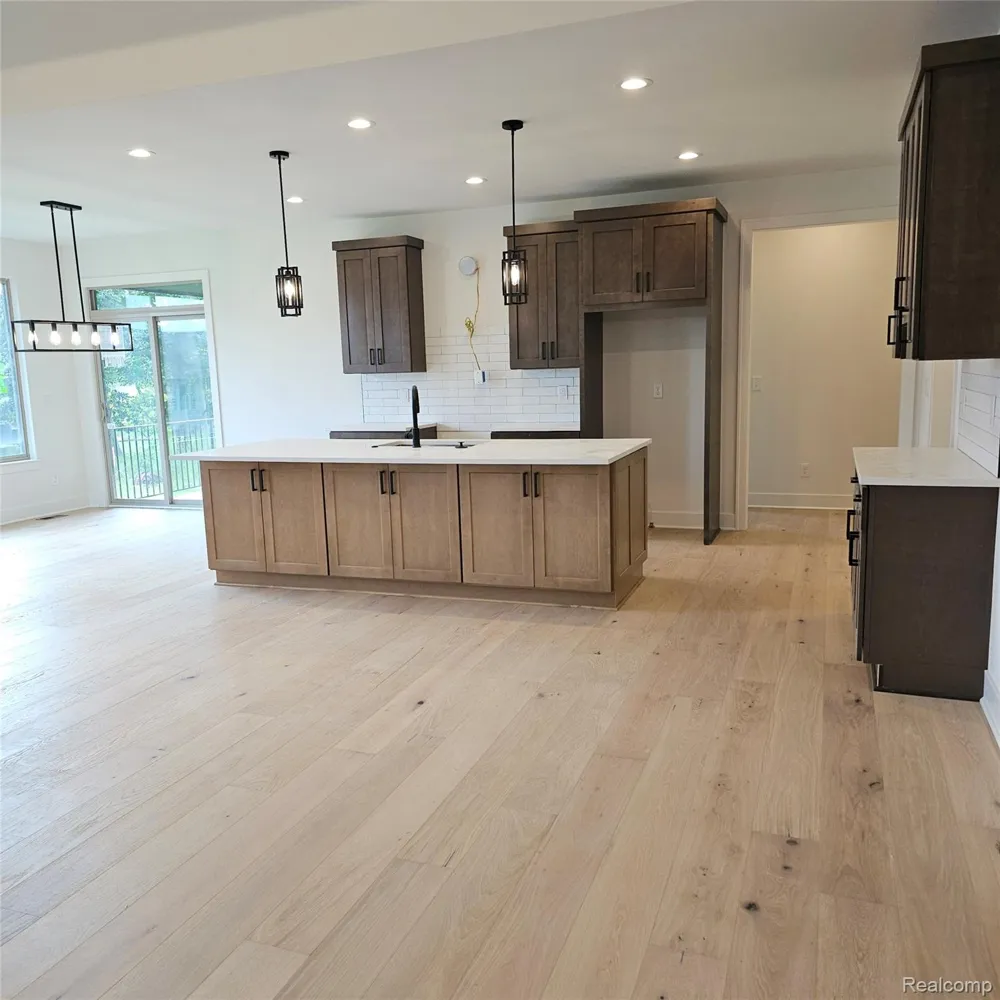 50606 MISTWOOD DRIVE Macomb Township, MI 48042