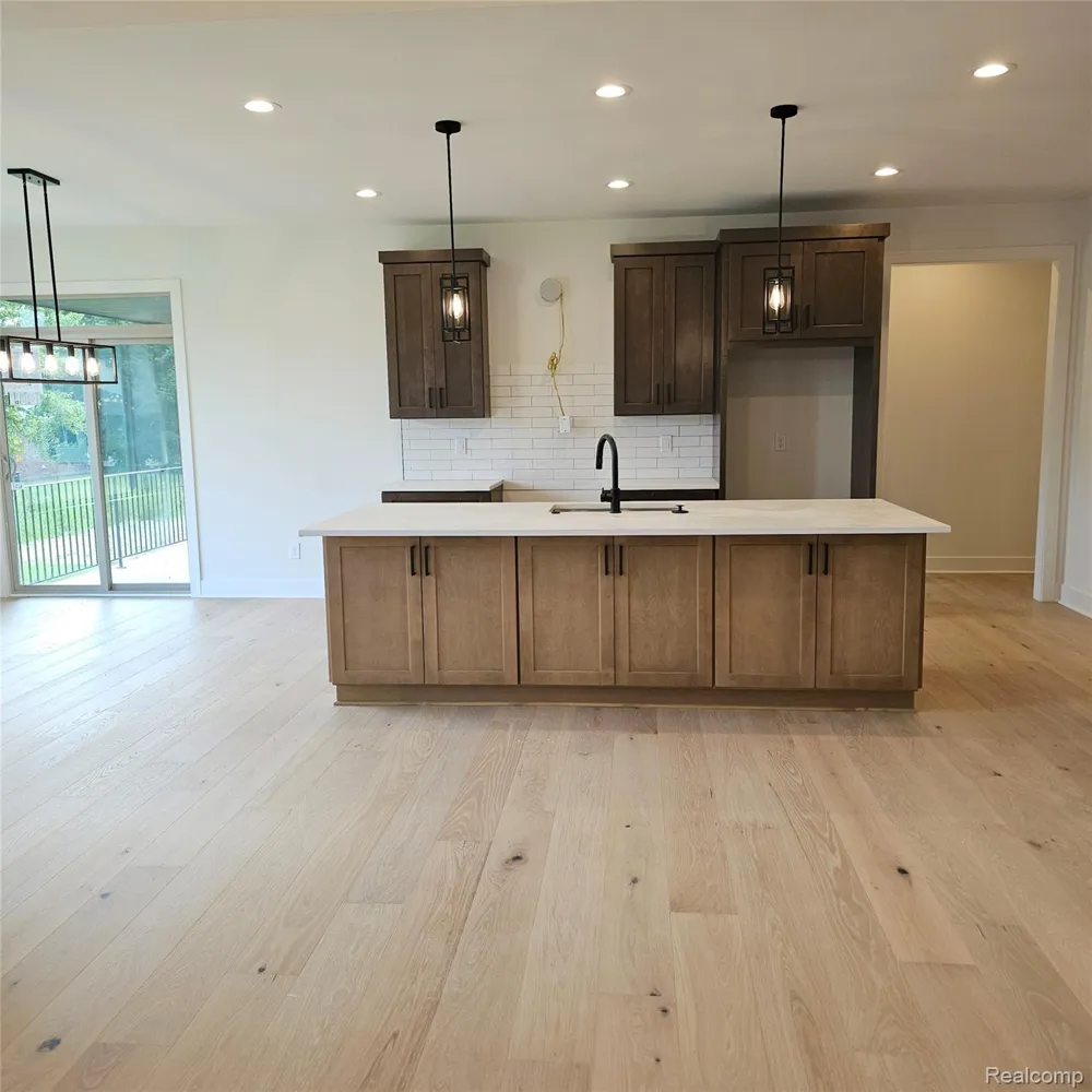 50606 MISTWOOD DRIVE Macomb Township, MI 48042