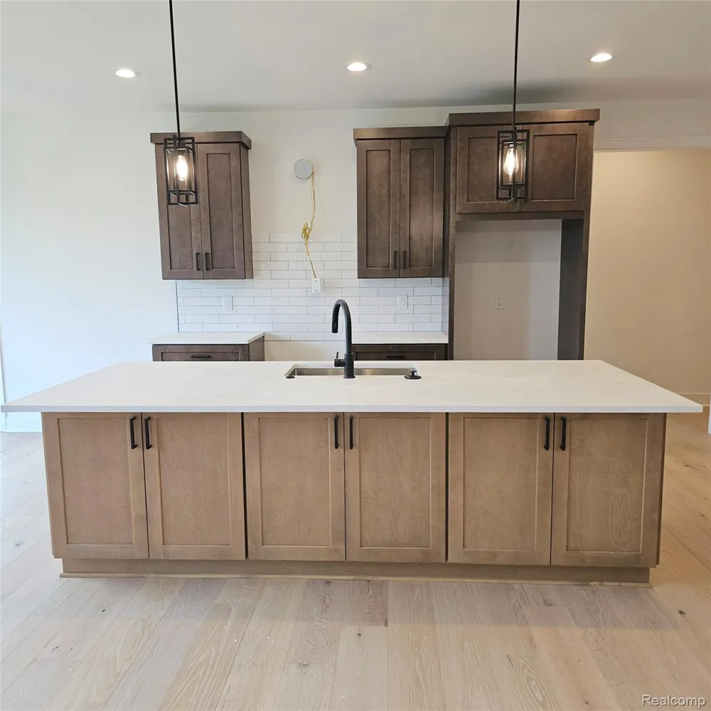 50606 MISTWOOD DRIVE Macomb Township, MI 48042