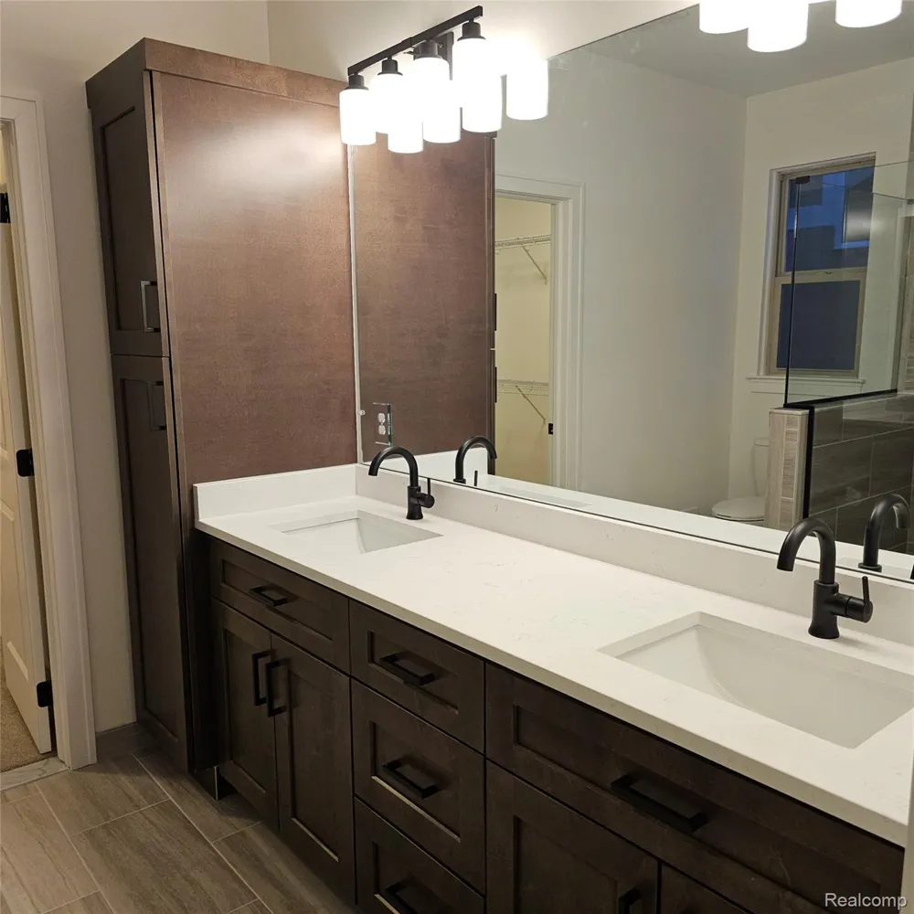 50606 MISTWOOD DRIVE Macomb Township, MI 48042