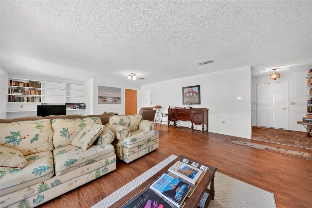 16529 ORANGE AVENUE Umatilla, FL 32784