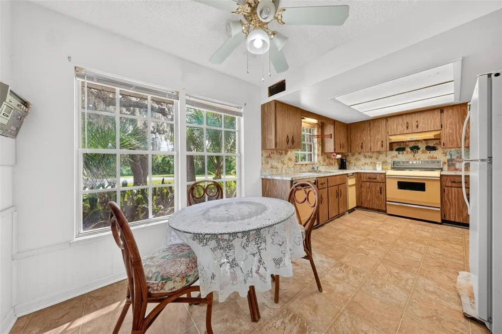 16529 ORANGE AVENUE Umatilla, FL 32784