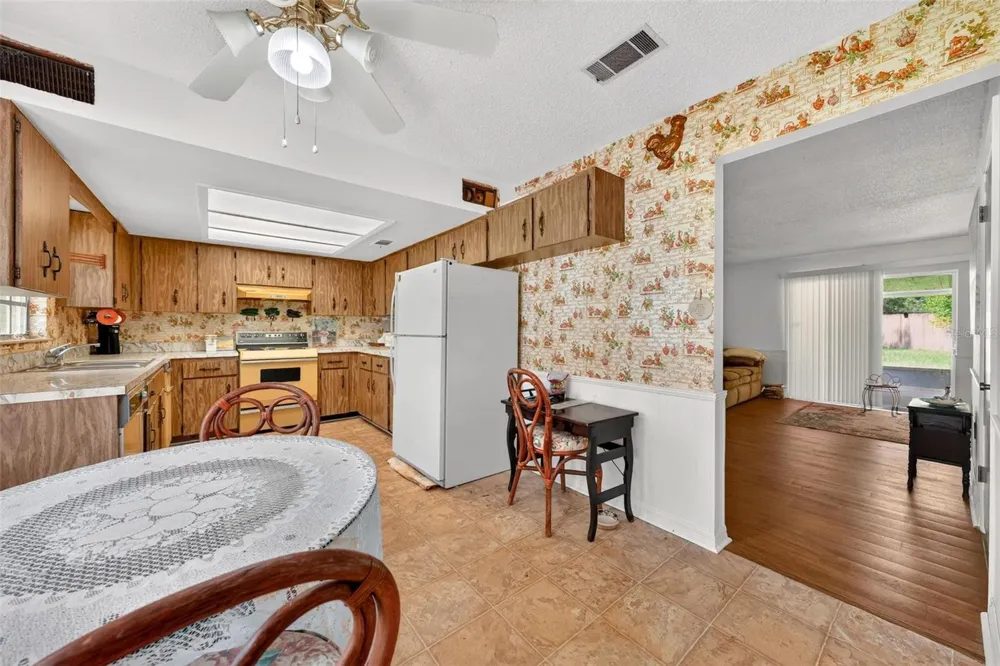 16529 ORANGE AVENUE Umatilla, FL 32784