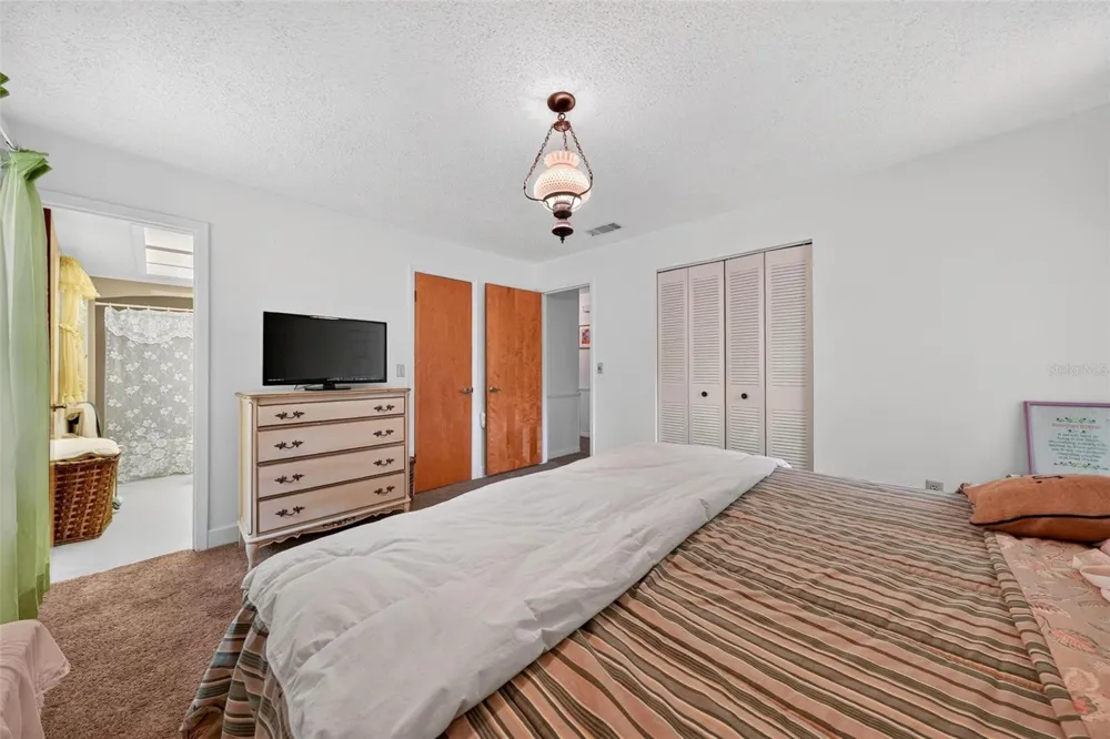 16529 ORANGE AVENUE Umatilla, FL 32784