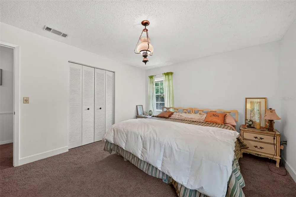 16529 ORANGE AVENUE Umatilla, FL 32784