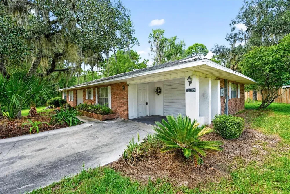 16529 ORANGE AVENUE Umatilla, FL 32784