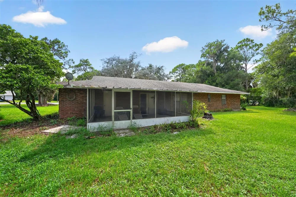 16529 ORANGE AVENUE Umatilla, FL 32784