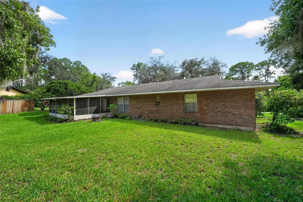 16529 ORANGE AVENUE Umatilla, FL 32784