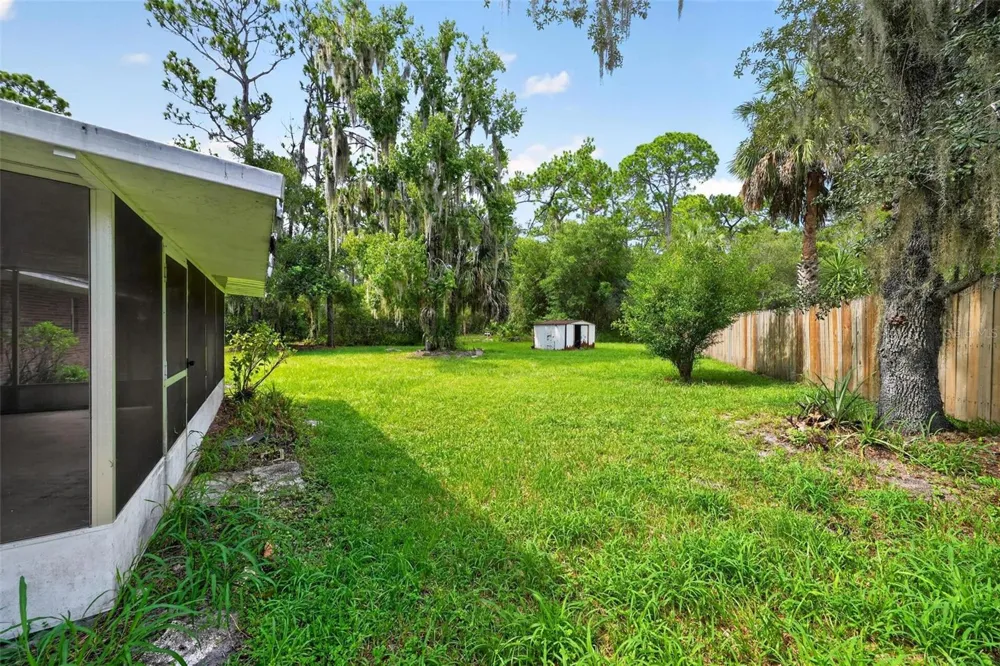 16529 ORANGE AVENUE Umatilla, FL 32784