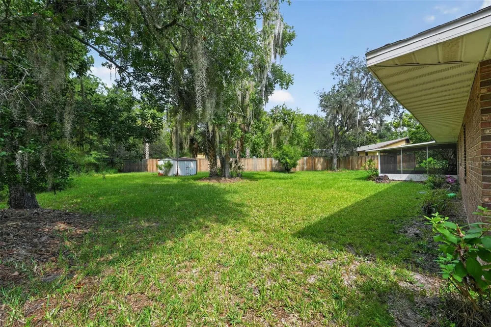 16529 ORANGE AVENUE Umatilla, FL 32784