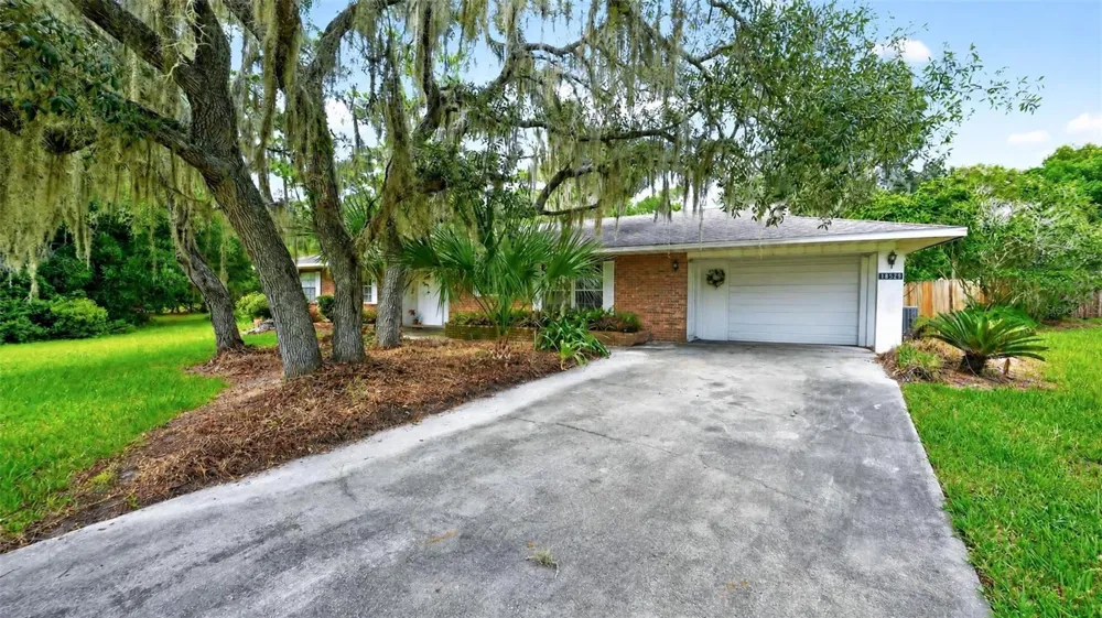 16529 ORANGE AVENUE Umatilla, FL 32784