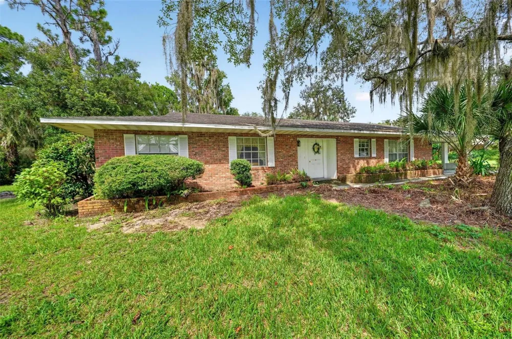 16529 ORANGE AVENUE Umatilla, FL 32784