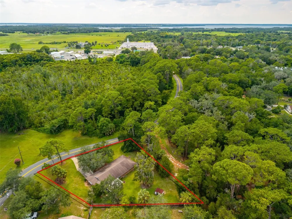 16529 ORANGE AVENUE Umatilla, FL 32784
