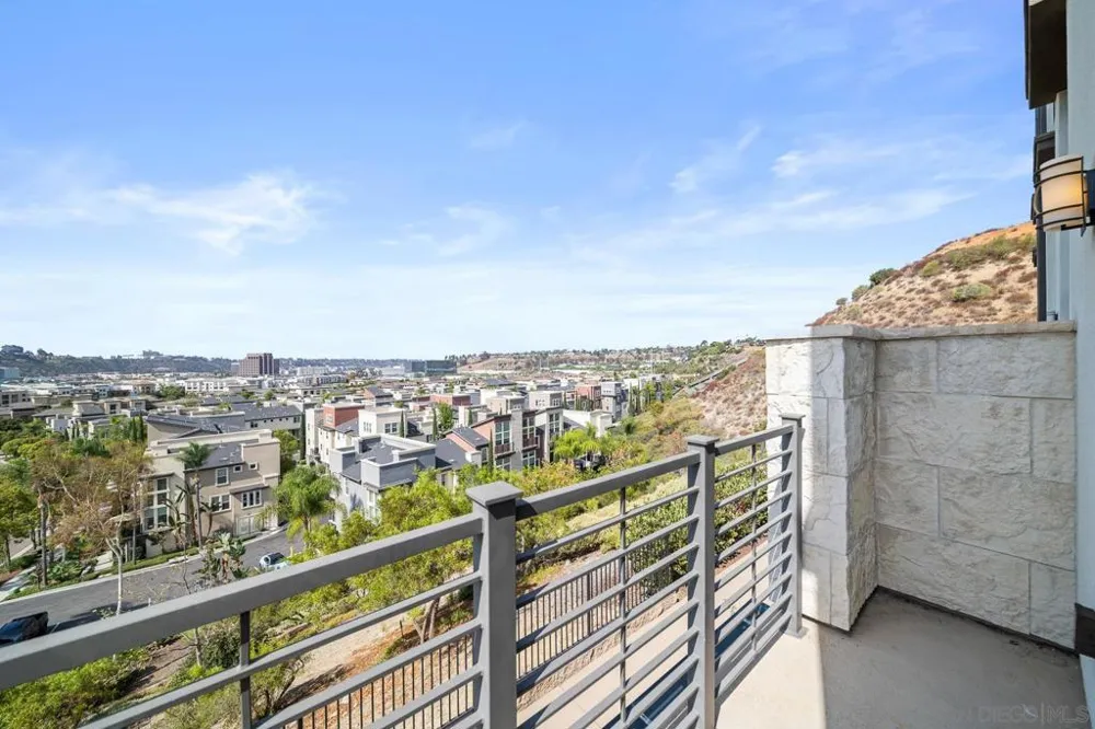 8309 Distinctive San Diego, CA 92108
