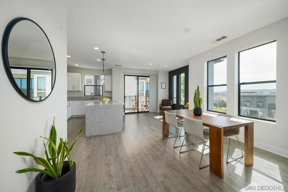 8309 Distinctive San Diego, CA 92108