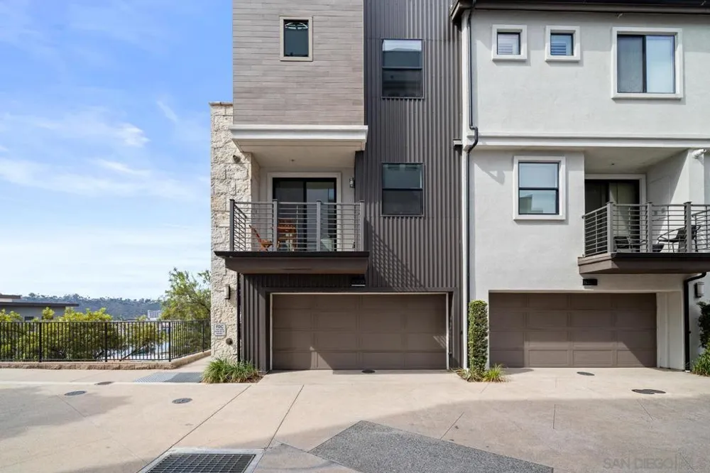 8309 Distinctive San Diego, CA 92108