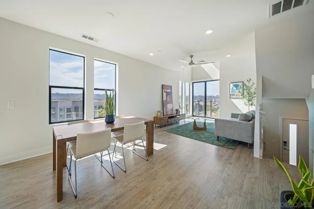 8309 Distinctive San Diego, CA 92108