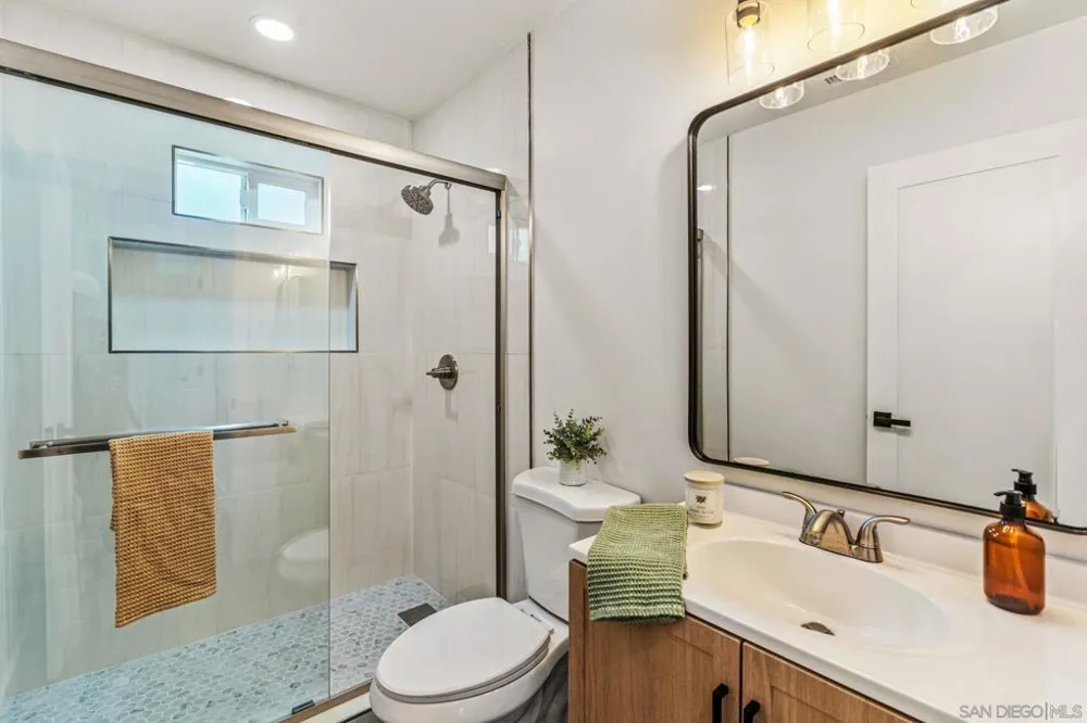 1334 E Division St National City, CA 91950