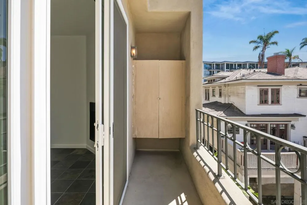 2445 Brant St #510 San Diego, CA 92101