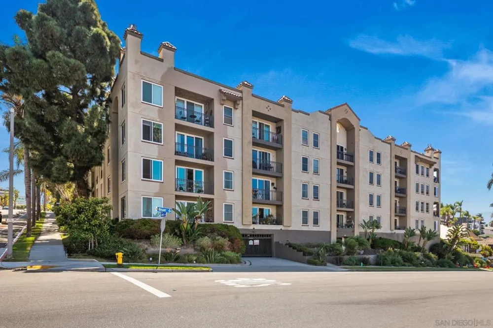 2445 Brant St #510 San Diego, CA 92101