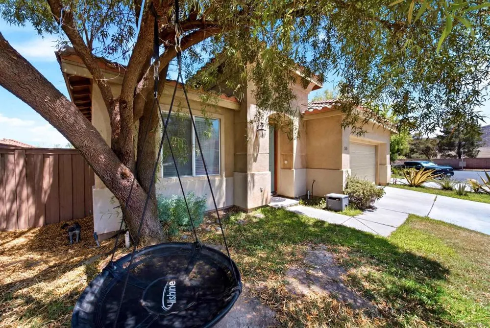 120 Estancia Way Hemet, CA 92545